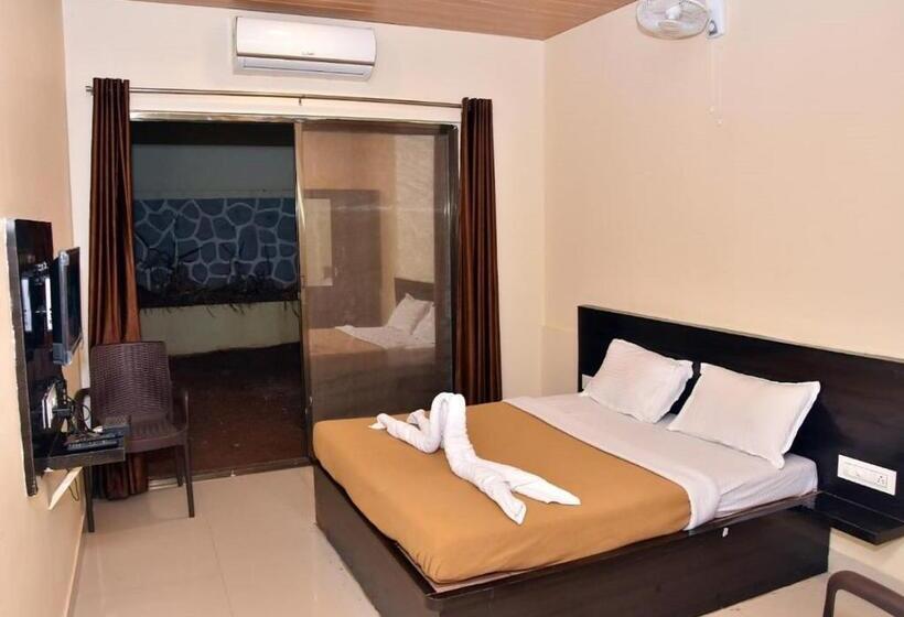 فندق Nk S Silver Mine Resto Bar & Lodge Chikhalse