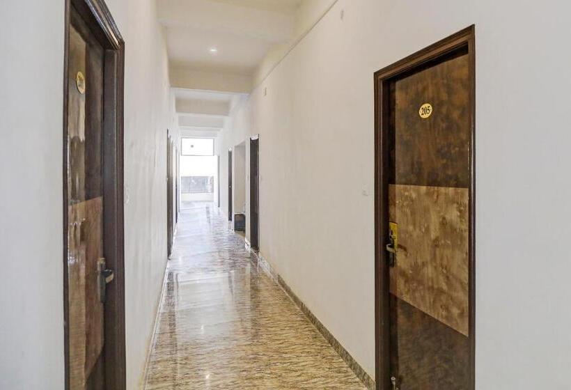 ホテル Oyo Flagship 81327 Ks Palace