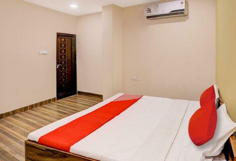 ホテル Oyo Flagship 81328  Panjabi