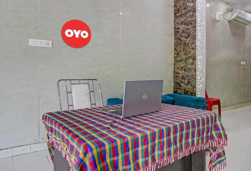 ホテル Oyo Flagship 81328  Panjabi