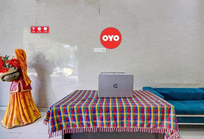 ホテル Oyo Flagship 81328  Panjabi