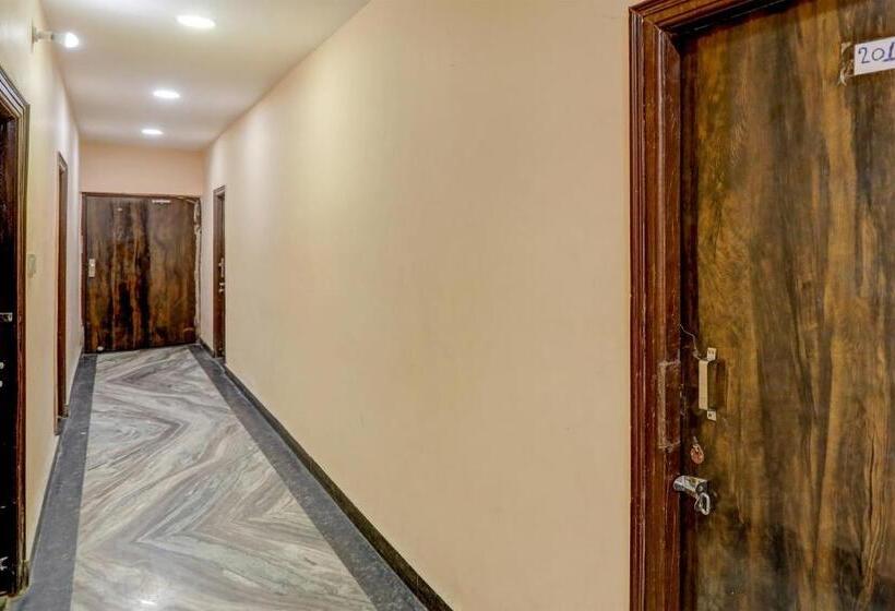 ホテル Oyo Flagship 81328  Panjabi