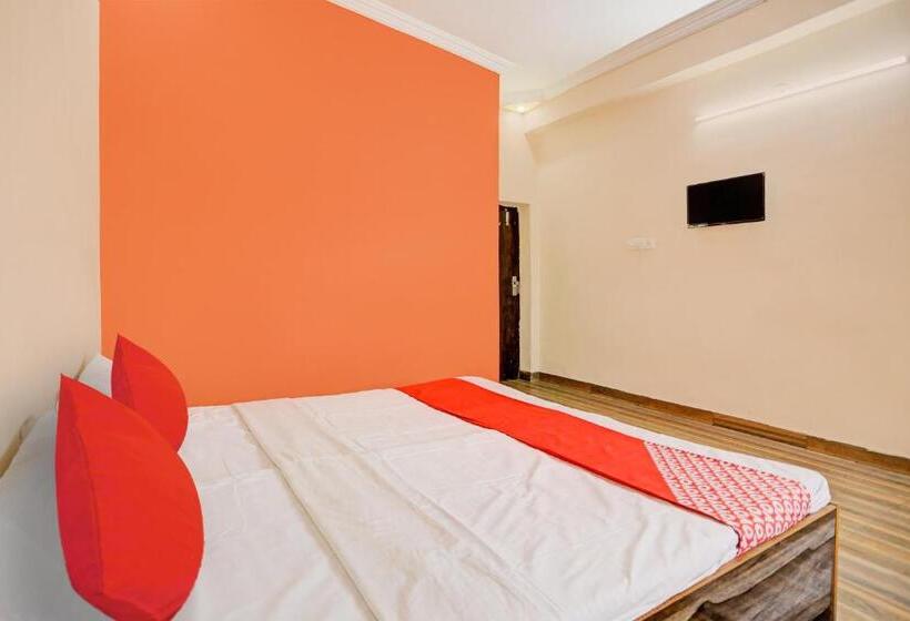 ホテル Oyo Flagship 81328  Panjabi