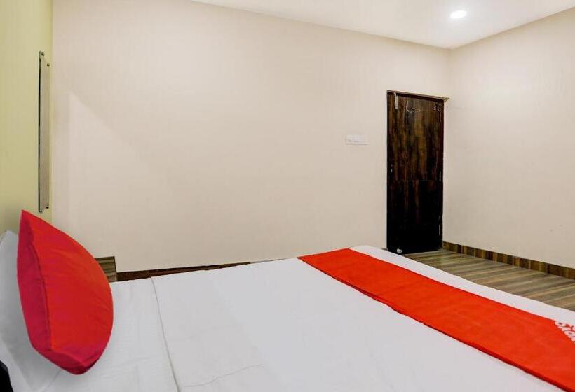 ホテル Oyo Flagship 81328  Panjabi
