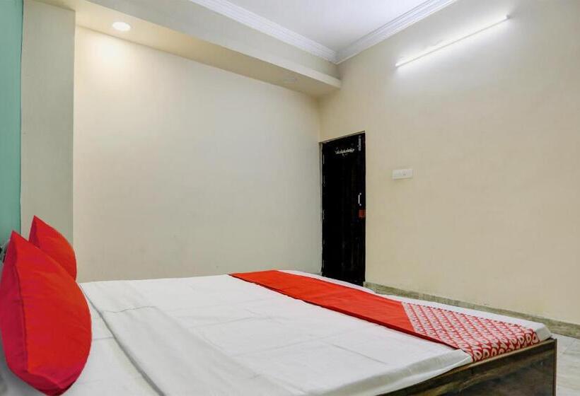ホテル Oyo Flagship 81328  Panjabi