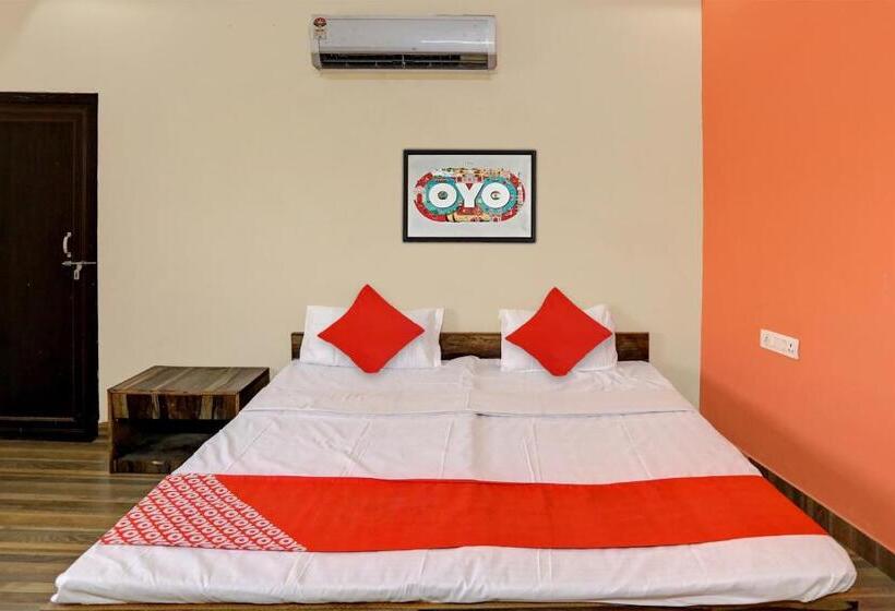 ホテル Oyo Flagship 81328  Panjabi