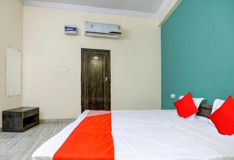 ホテル Oyo Flagship 81328  Panjabi