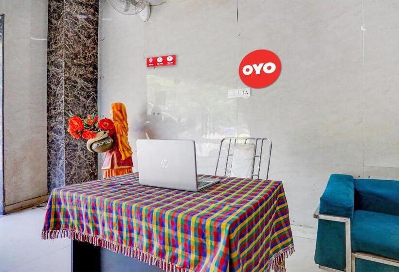 ホテル Oyo Flagship 81328  Panjabi