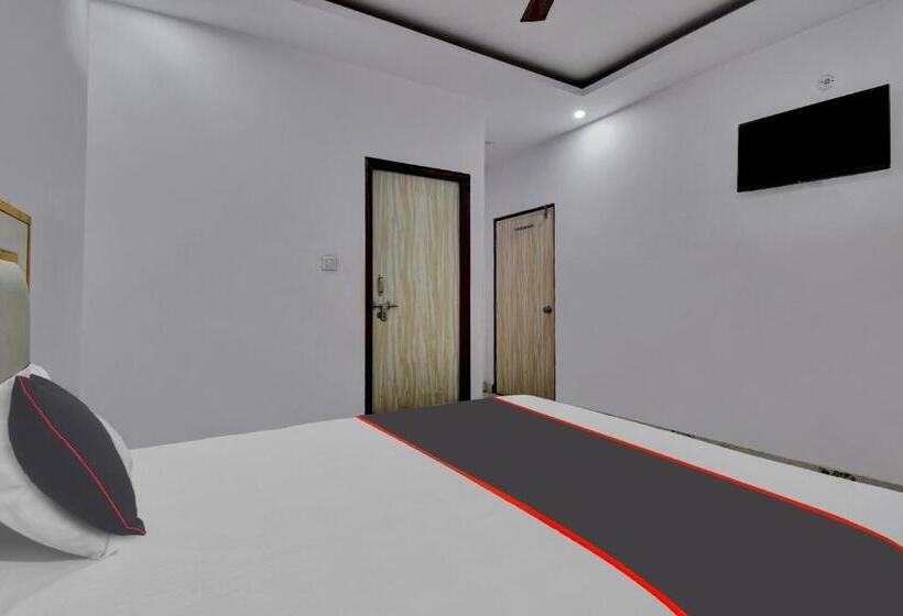 ホテル Oyo Flagship 81356  Royal Paradise