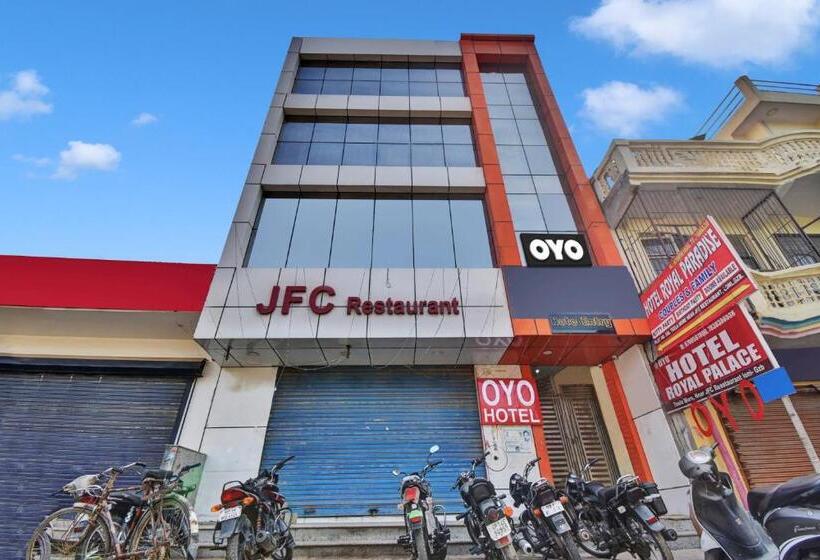 ホテル Oyo Flagship 81356  Royal Paradise