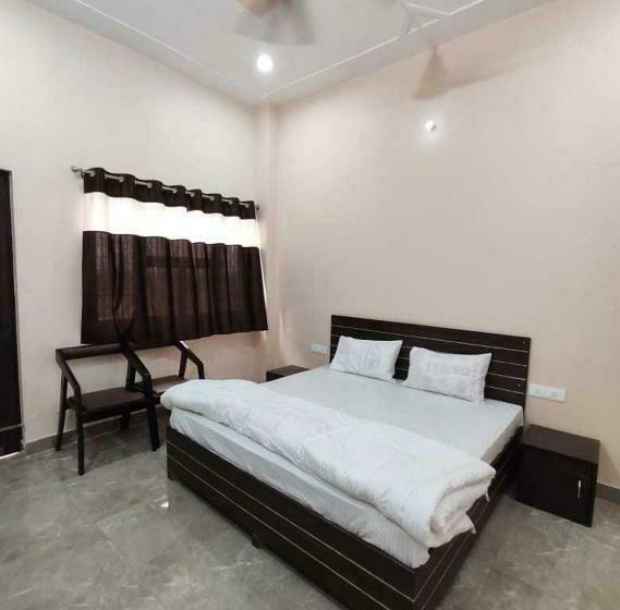 Отель Spot On Rajput Palace