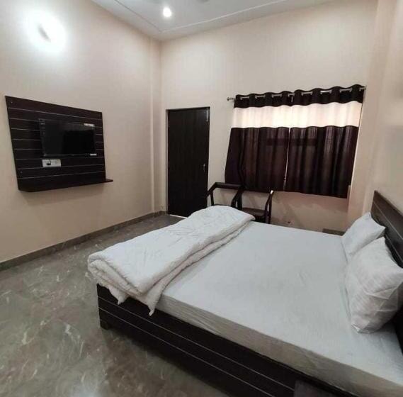 Отель Spot On Rajput Palace