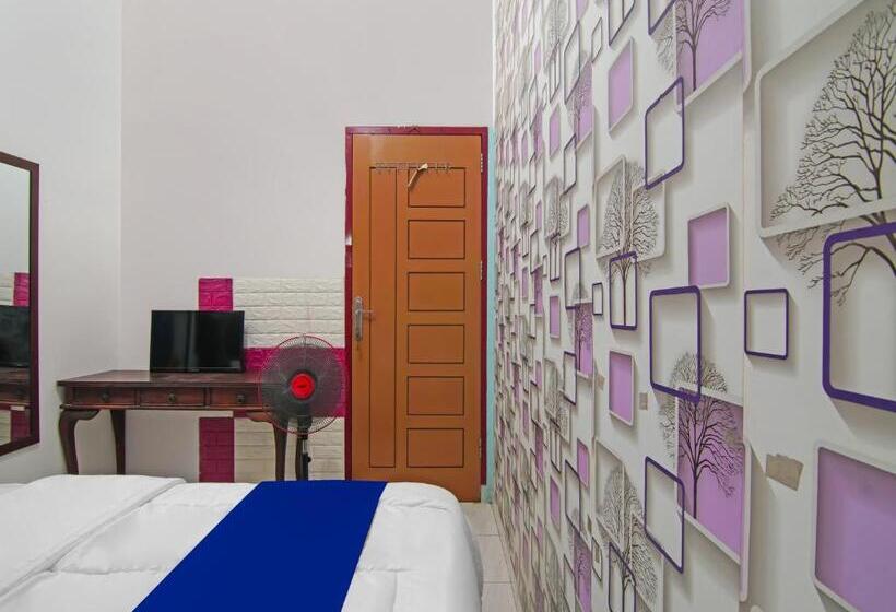 בית מלון כפרי Spot On 92570 Putri Guest House Syariah