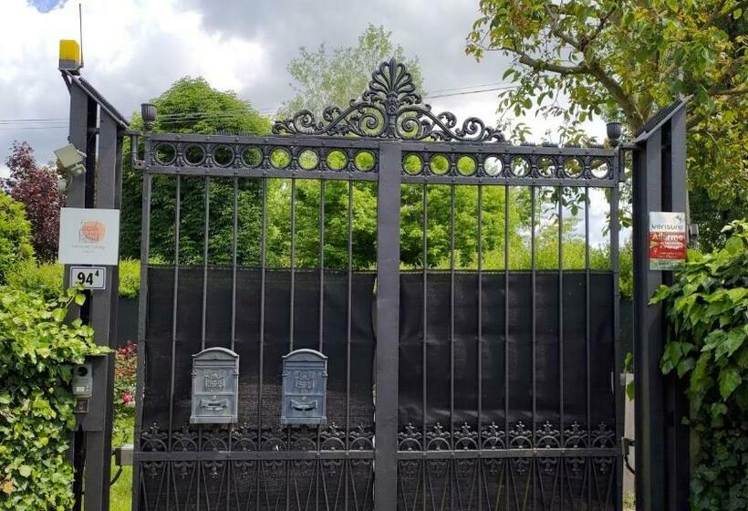 Outlander Cottage Family B&b