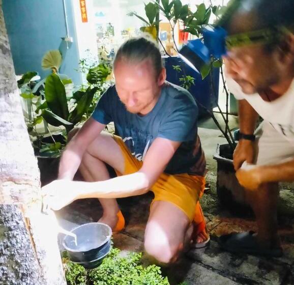 Pensió Baan Namthip Homestay Trang บ้านน้าทิพย์ โฮมสเตย์ตรัง
