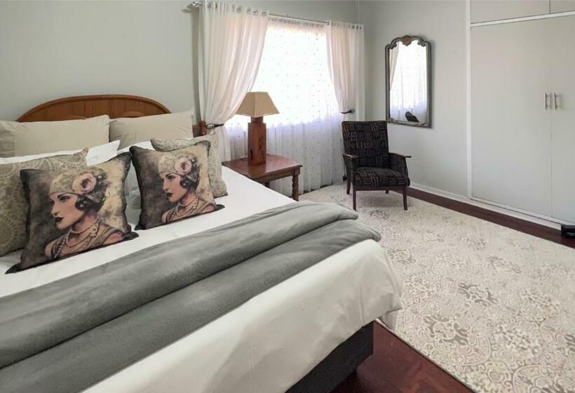 פנסיון Palm House Accomodation