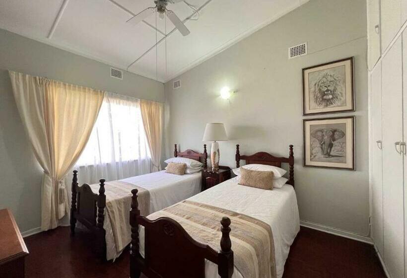 פנסיון Palm House Accomodation