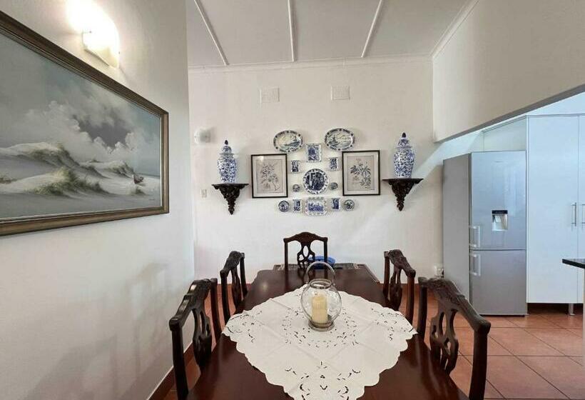 פנסיון Palm House Accomodation