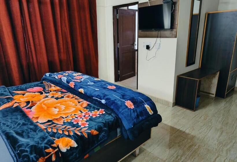 بنسيون Eminence Resort & Gym