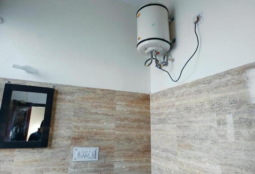 بنسيون Eminence Resort & Gym