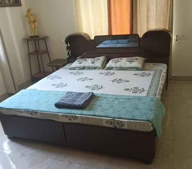 ペンション The Olive Greens