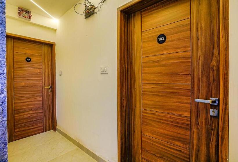 Fabhotel Crystal Inn   Nr Suvarndeep Chowk