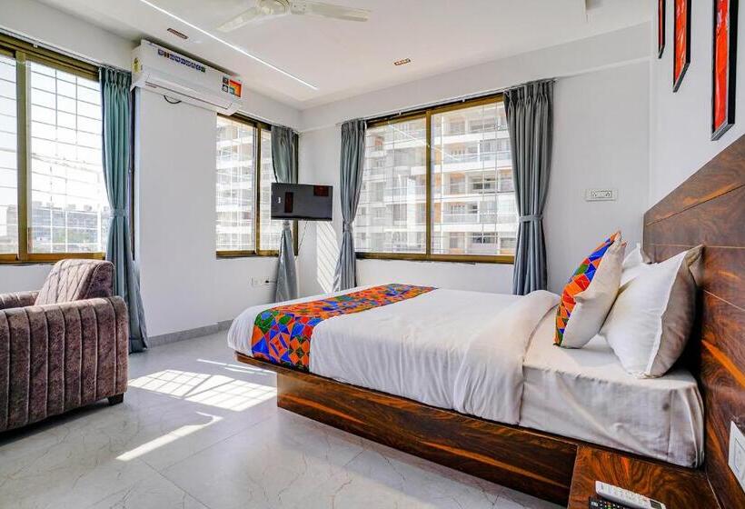 Fabhotel Crystal Inn   Nr Suvarndeep Chowk