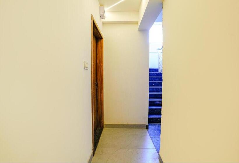 Fabhotel Crystal Inn   Nr Suvarndeep Chowk