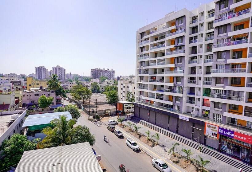 Fabhotel Crystal Inn   Nr Suvarndeep Chowk