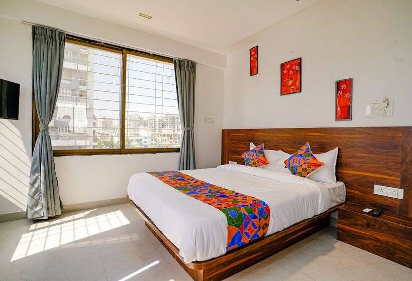 Fabhotel Crystal Inn   Nr Suvarndeep Chowk