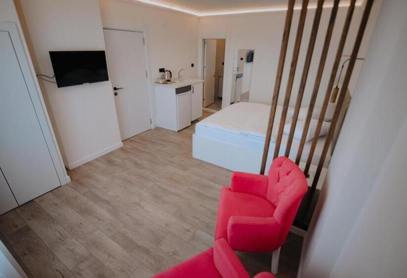 Golden Life Suite