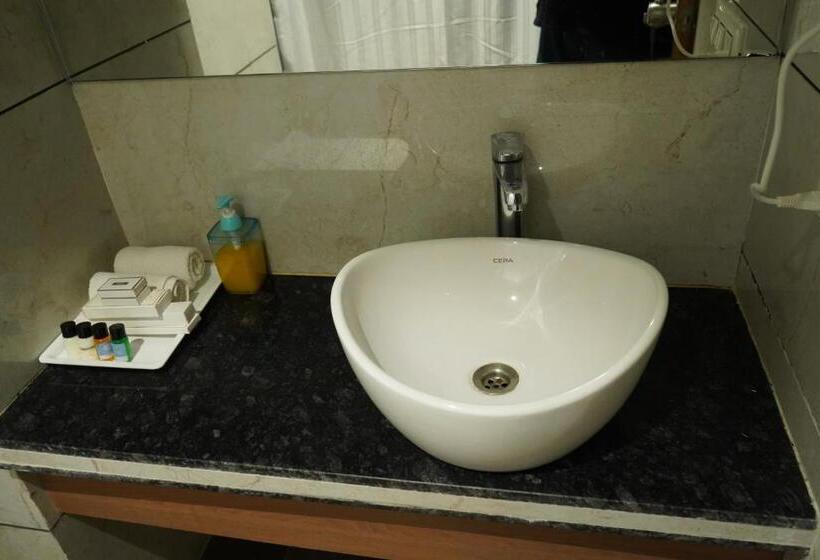 בית מלון כפרי Om Inn