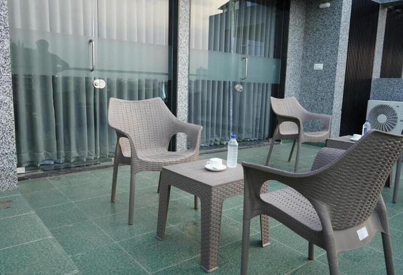 בית מלון כפרי Om Inn