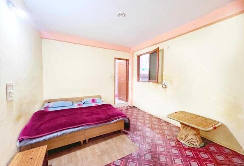 هتل Oyo Flagship 81303 Art Food Corner