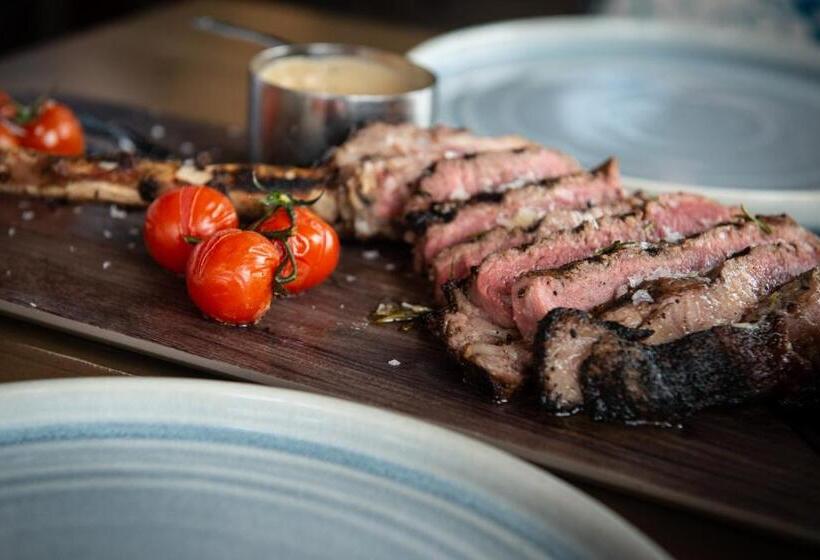 Отель Rooms At Penarth Marina