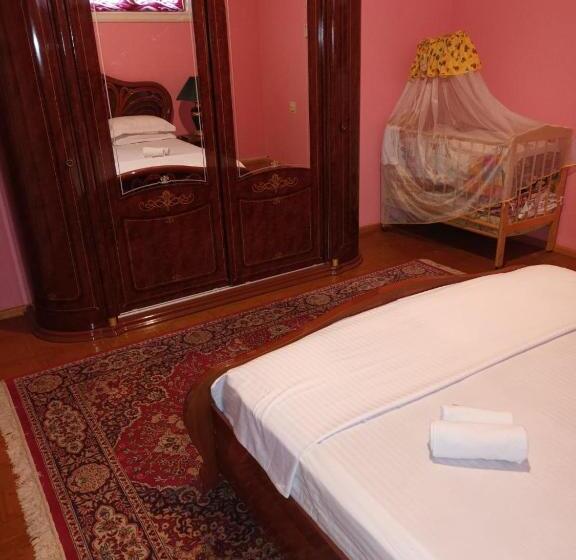 بنسيون Ismail Somoni Guesthouse