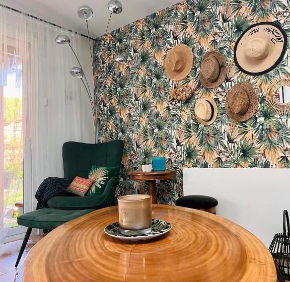 פנסיון Lou Pantai