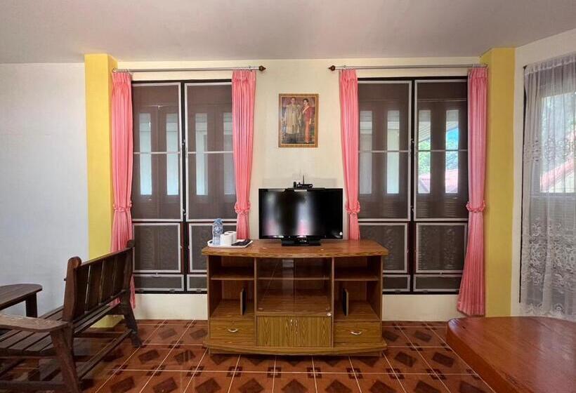 פנסיון Mae Somboon House