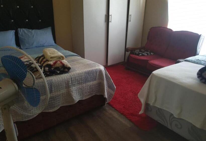 פנסיון Randgate Guesthouse