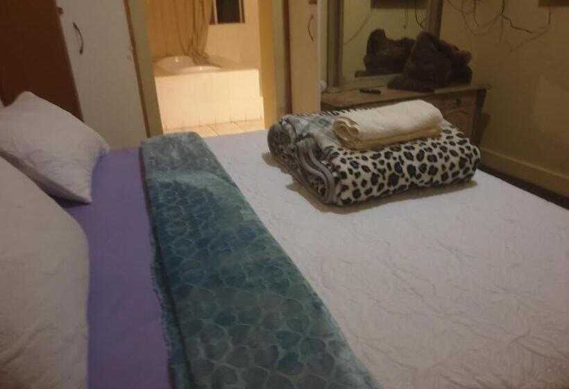 פנסיון Randgate Guesthouse