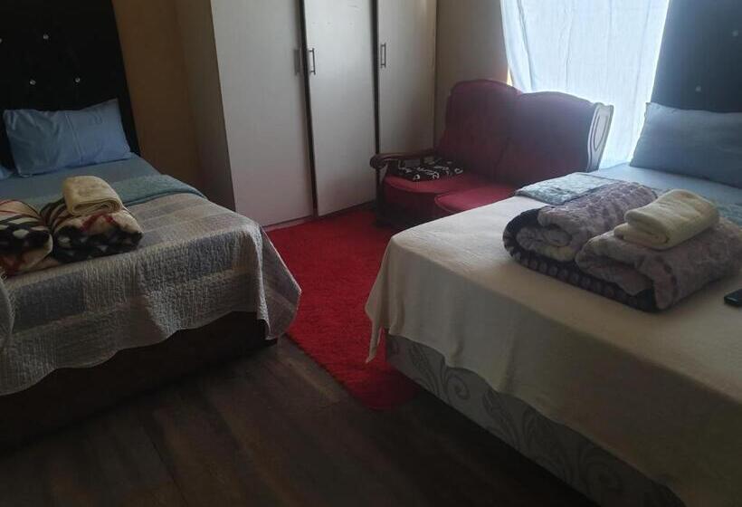 פנסיון Randgate Guesthouse