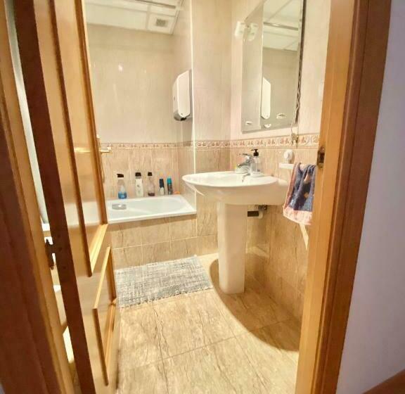 پانسیون Roni Rooms