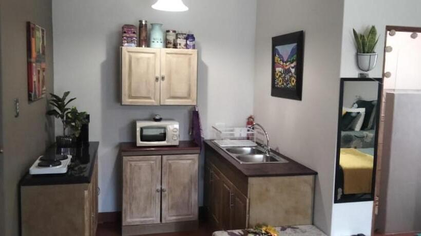 ペンション Uit En Tuis Guesthouse