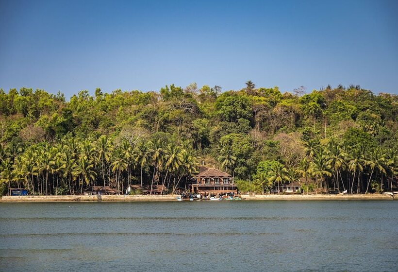 Курорт Neemrana S Three Waters