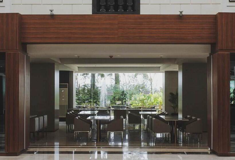 The Plaza Garden Hotel And Residences