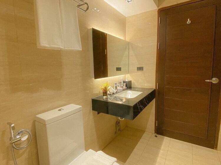 The Plaza Garden Hotel And Residences