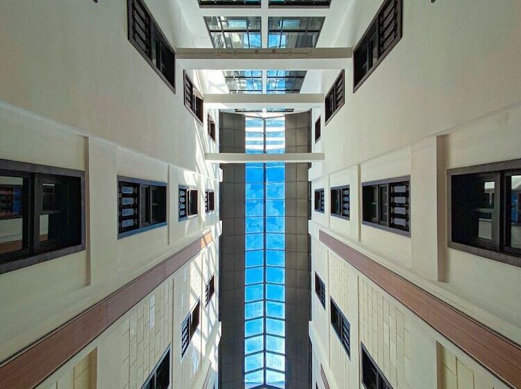 The Plaza Garden Hotel And Residences