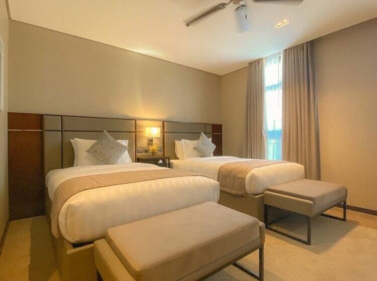 The Plaza Garden Hotel And Residences