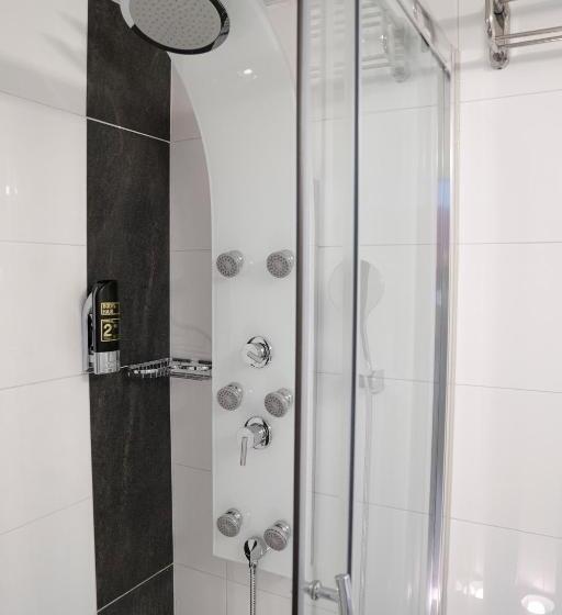 Отель Alpha & Omega