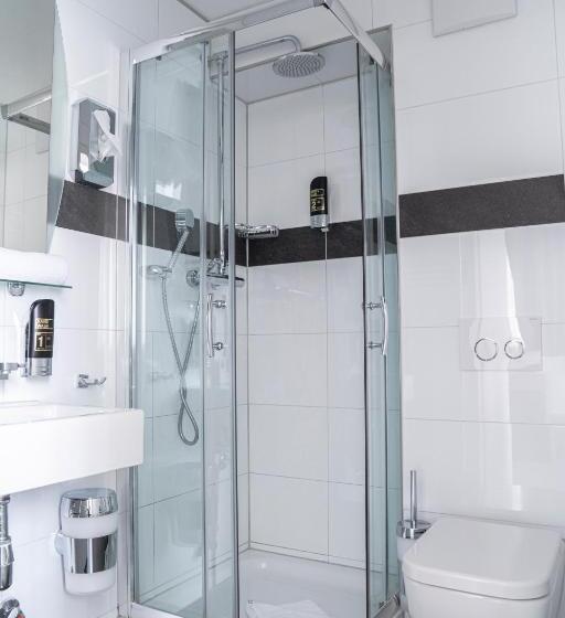 호텔 Alpha & Omega